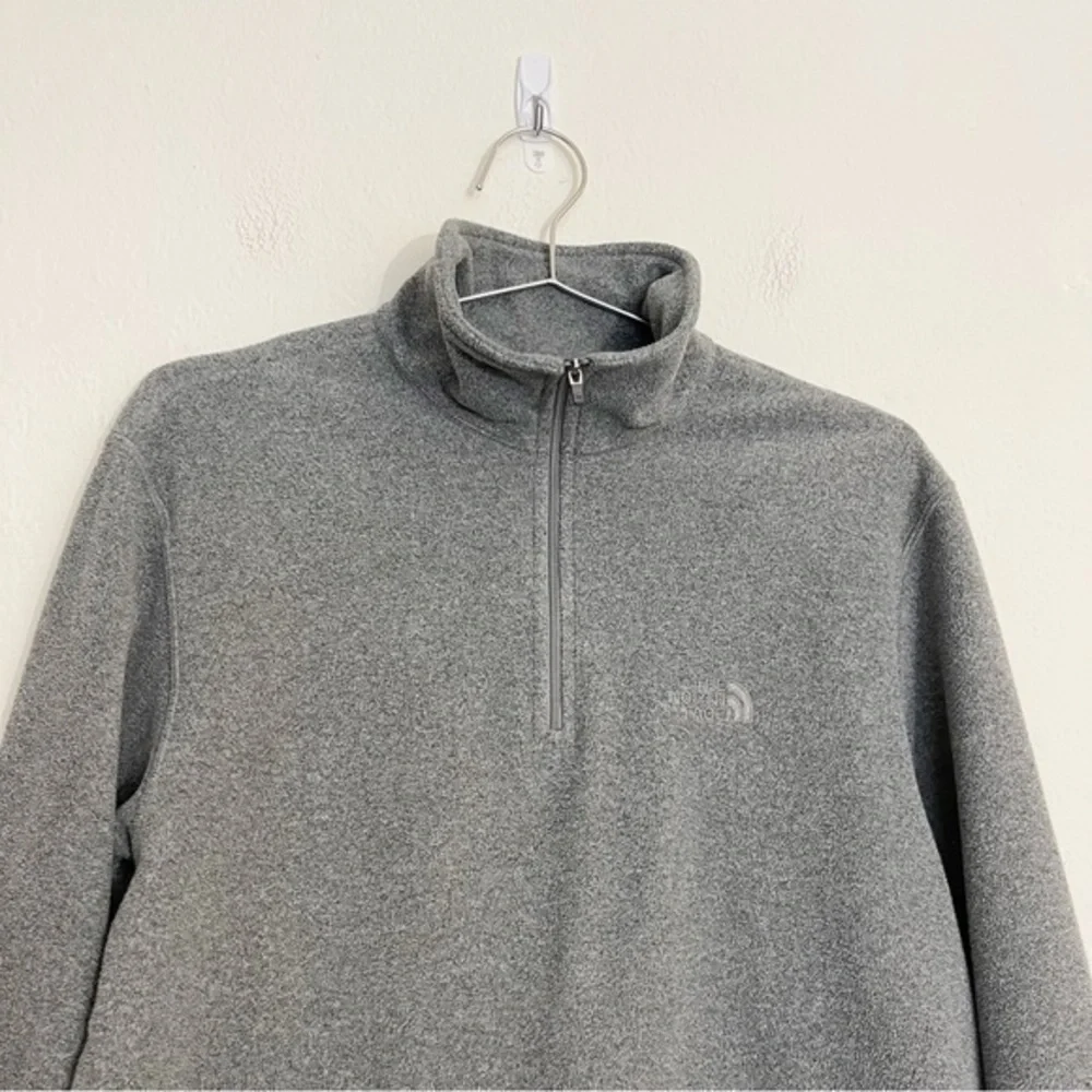 The North Face TKA100 Men Fleece Jacket Size small
